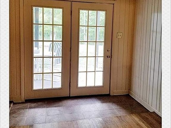 2nd image of 211 Lamaster Ln