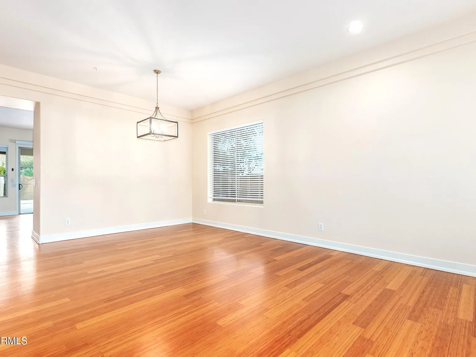 4 bed, 2.0 bath, 1972 sqft, $4,000 — Photo 4
