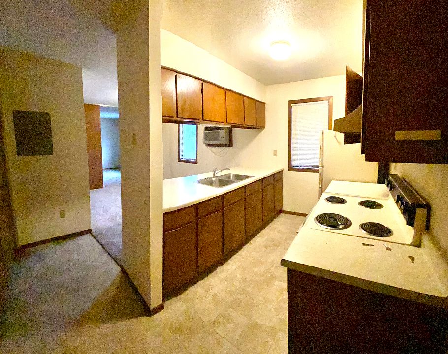 1st image of 1104 University Dr N #11349034