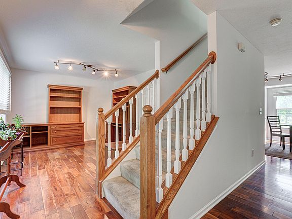 3rd image of 4074 Treebrook Dr