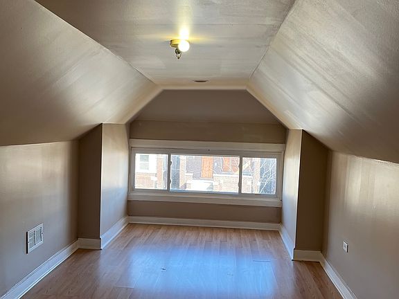 Upstairs bedroom.