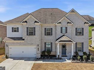 5560 Mirror Lake Dr, Cumming, GA 30028