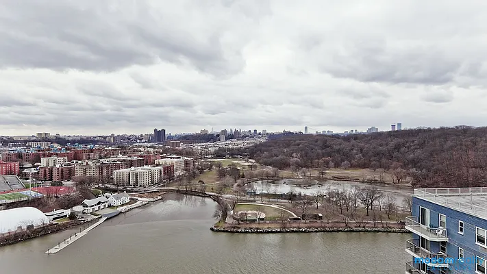 Sold by Moda Realty | media 50