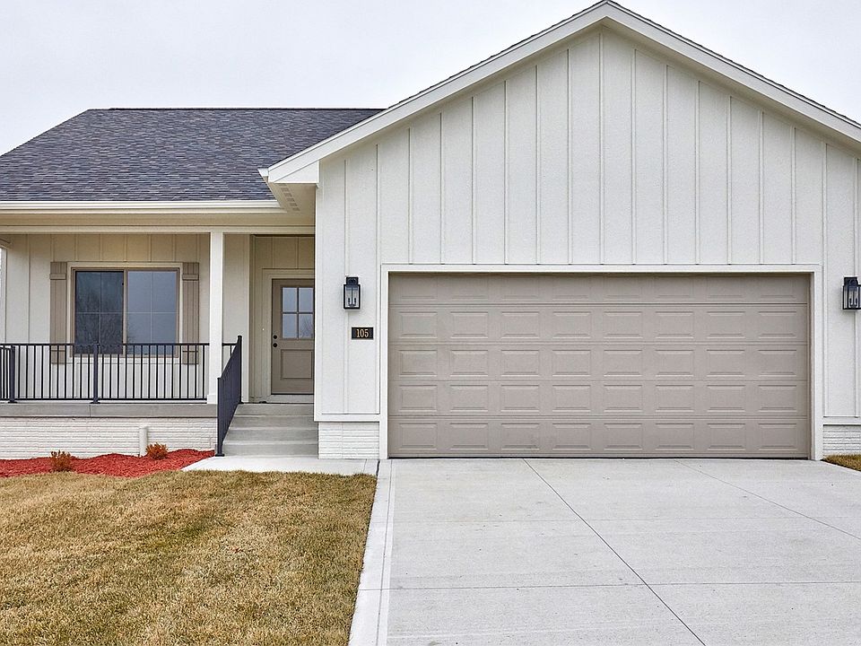 1st image of 105 Golf View Dr