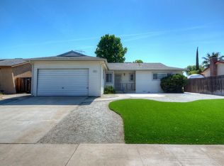 2577 Stanford Ave, Clovis, CA 93611