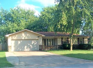3704 N Mount Zion Ct, Springfield, MO 65803