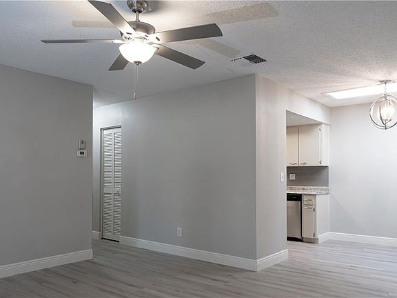 5th image of 2300 Shelly Dr APT B