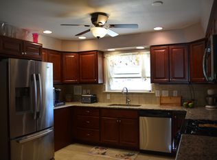 3664 Sussex Ln, Philadelphia, PA 19114