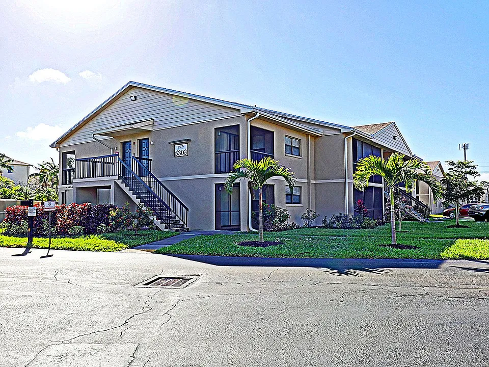 5303 Summerlin Rd #301