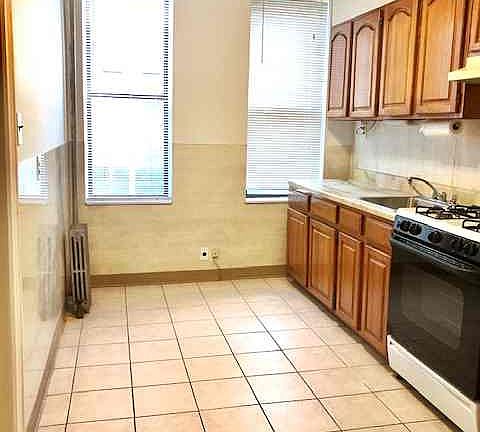 3rd image of 3427 41st St APT 3L