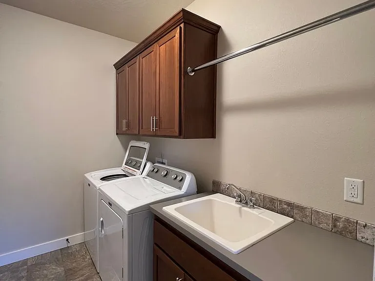 926 Robin Hood Ave — Photo 10