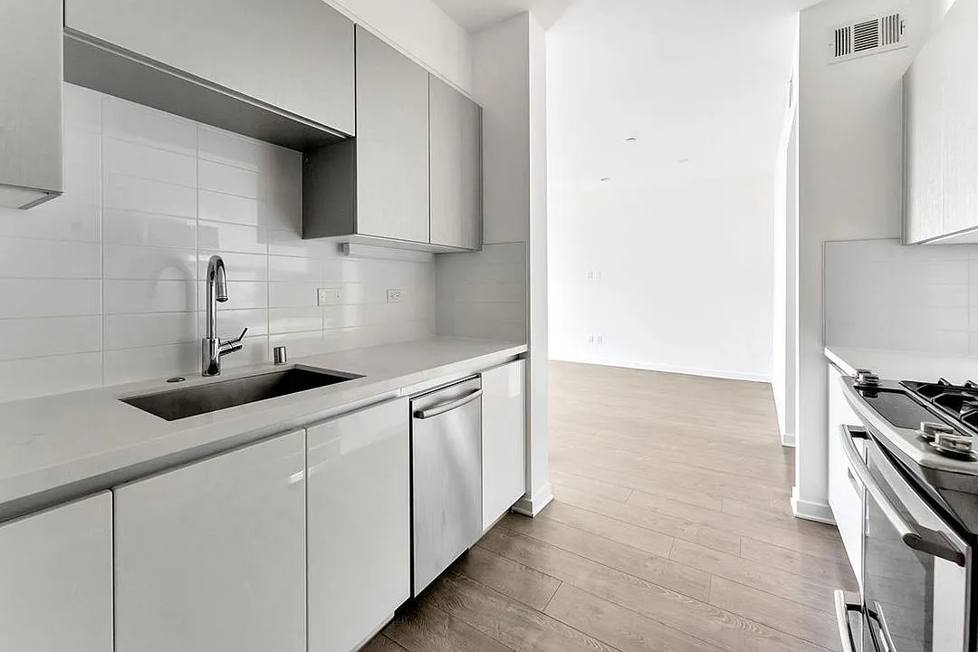 2 bed, 2.0 bath, $4,200 — Photo 3