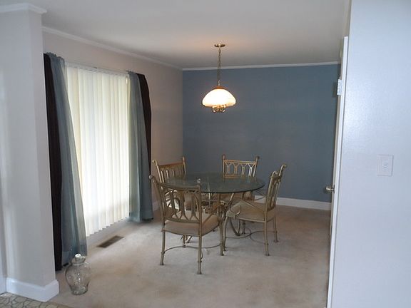 4th image of 319 Wildwood Dr