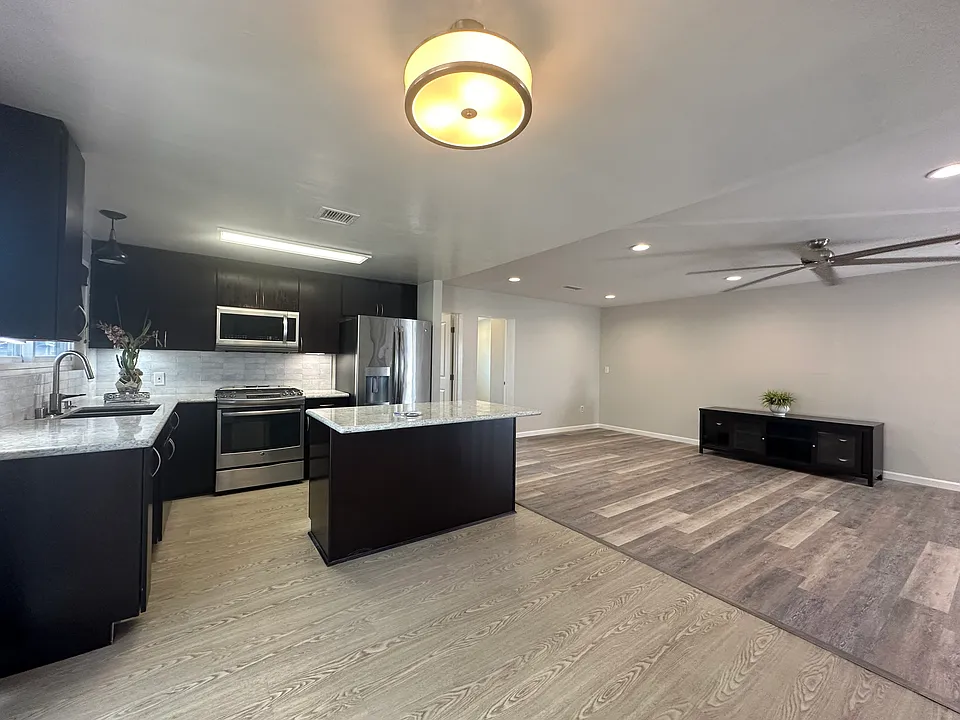 8657 Rumson Dr