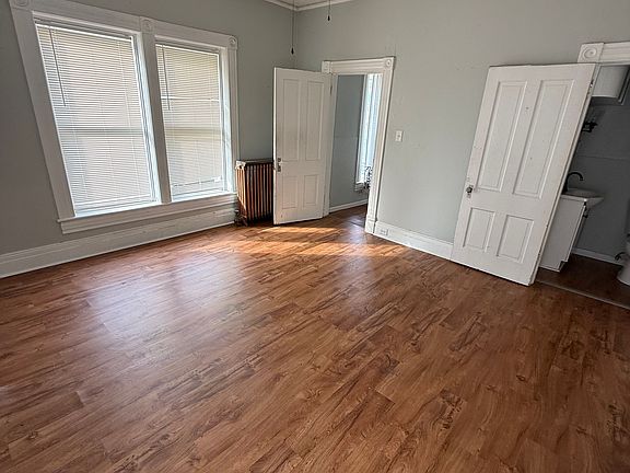 5th image of 1401 Felix St