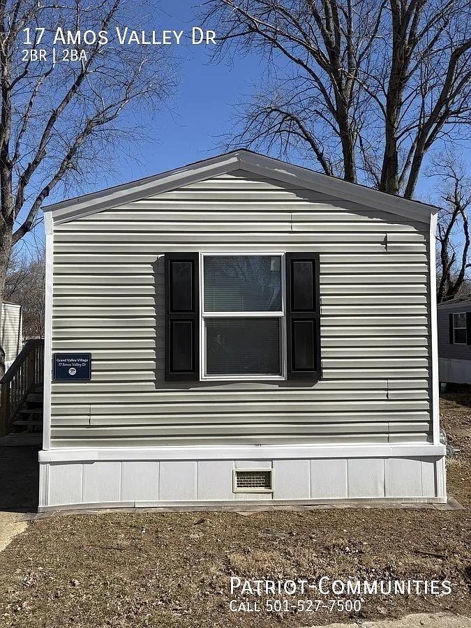 2 bed, $975 — Photo 1