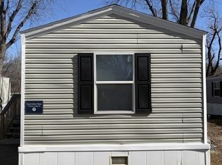 17 Amos Valley Dr, Springfield, IL 62702