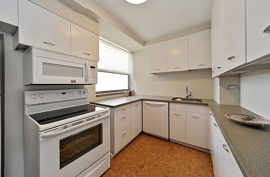 5th image of 5530 S Shore Dr APT 21A