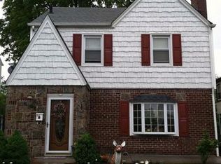 16337 15th Dr, Whitestone, NY 11357