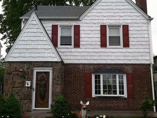 16337 15th Dr, Whitestone, NY 11357