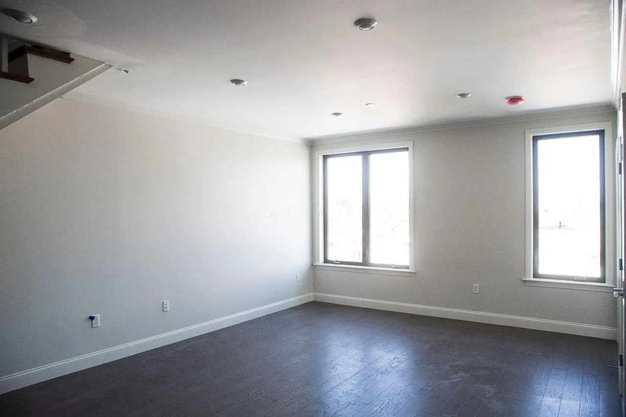2 bed, $3,400 — Photo 3
