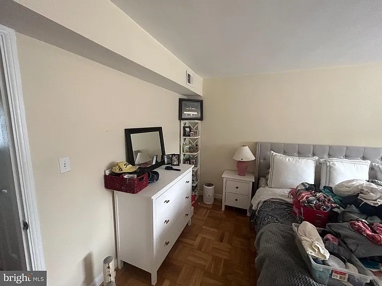 726 N Oakland St — Photo 10