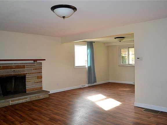 5th image of 370 McFarland Ln