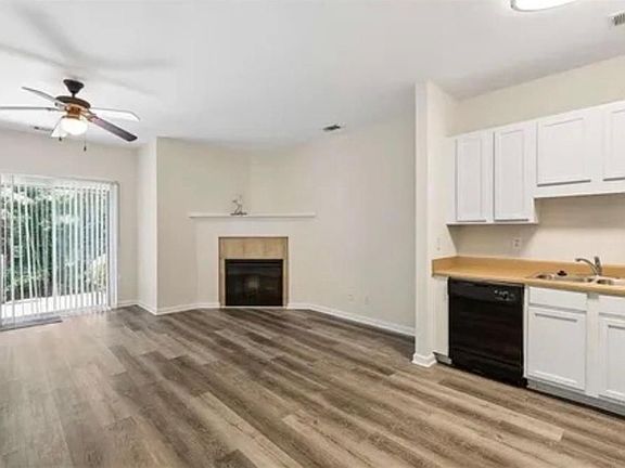3rd image of 585 McWilliams Rd #1605