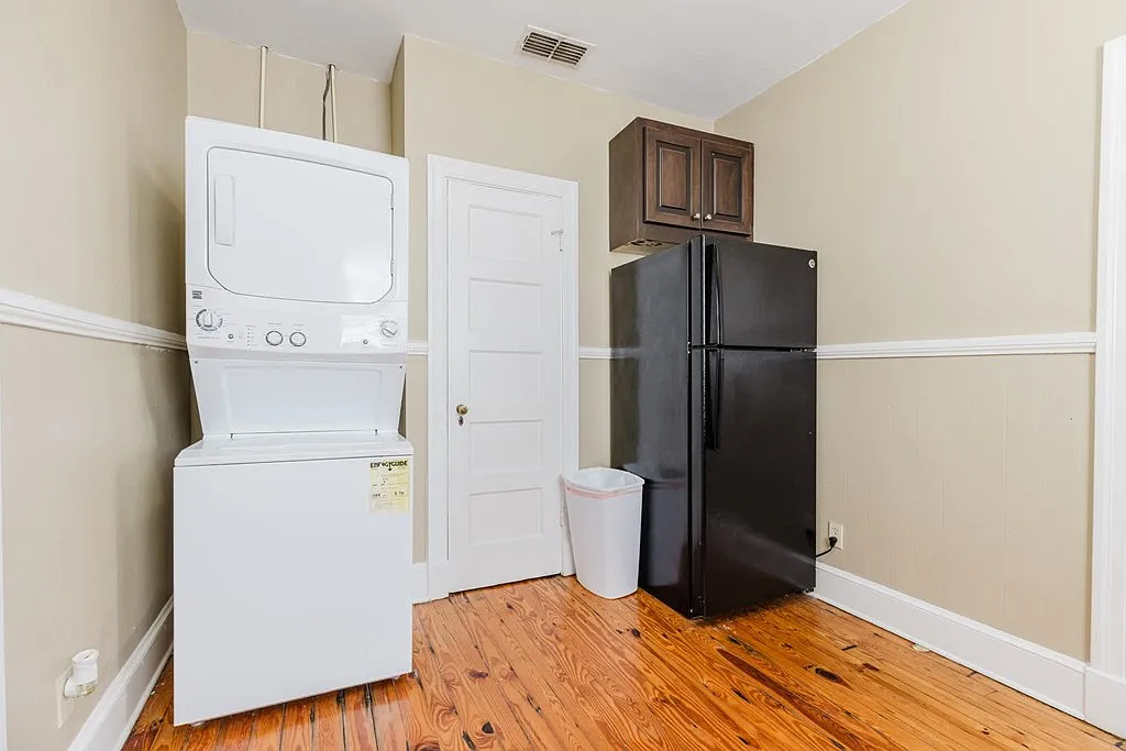 2 bed, 2.0 bath, 1460 sqft, $1,375 — Photo 2