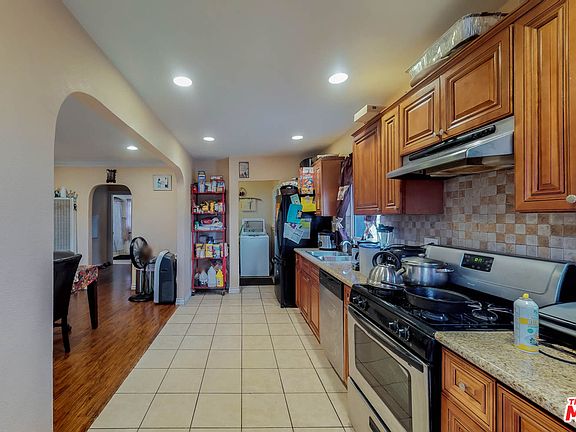 4th image of 3003 S Norton Ave