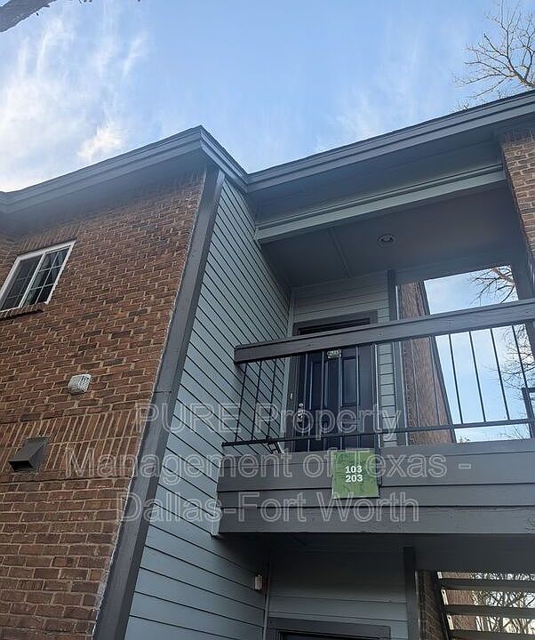 1st image of 1720 NE Green Oaks Blvd #203