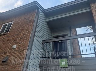 1720 NE Green Oaks Blvd #203, Arlington, TX 76006