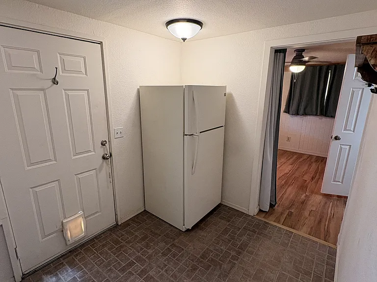 190 N 13th Ave #2 — Photo 3