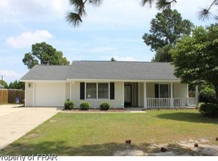 5651 Parkton Rd, Hope Mills, NC 28348