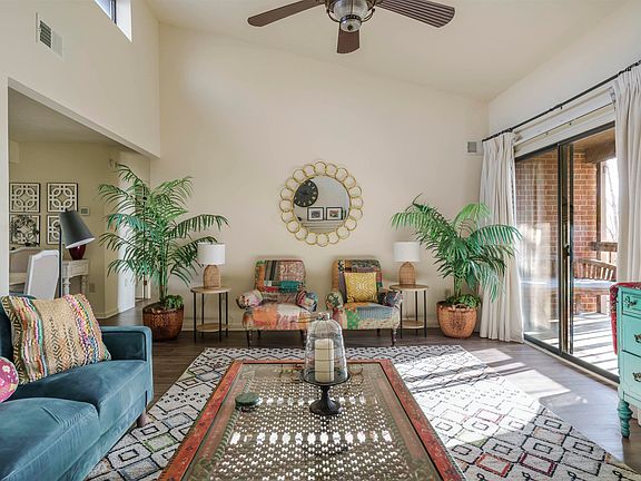 2nd image of 134 Turtle Creek Rd APT 10
