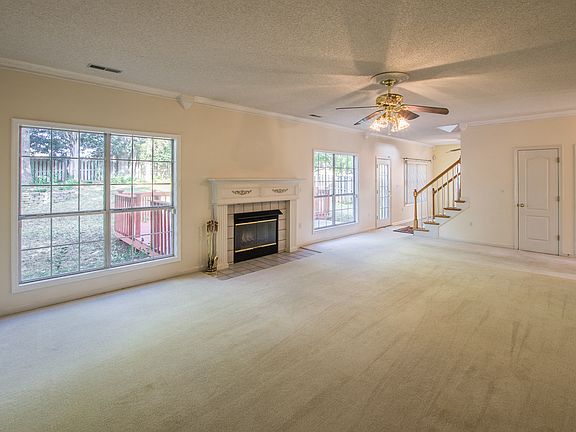 Expansive living/great room 