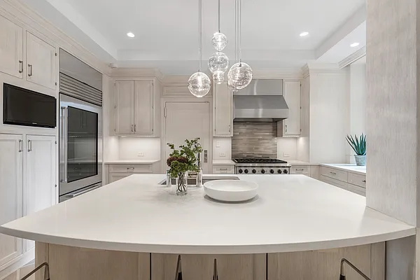 Sold by Sloane Square | media 7