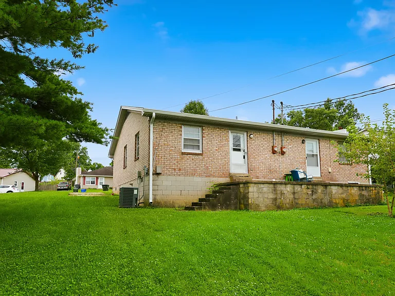 3215 Aqueduct Dr #B — Photo 19