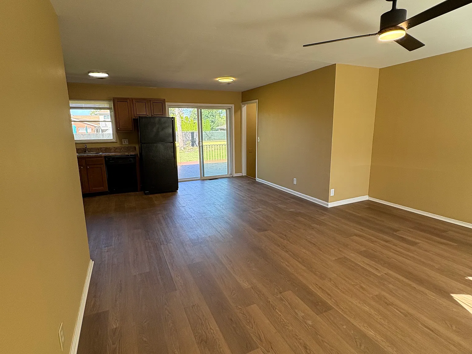 3 bed, 1360 sqft, $1,695 — Photo 3
