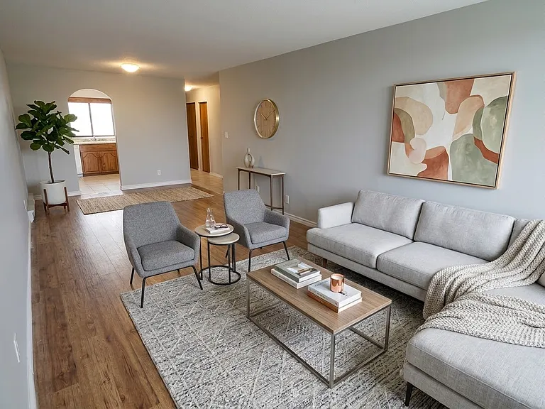 1445 Ouellette Ave — Photo 4