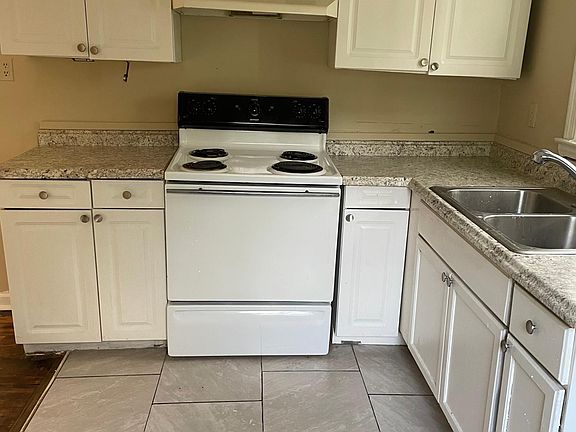 3rd image of 2553 Kaufman Dr