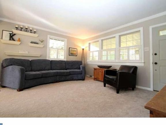 3rd image of 551 Columbia Ave
