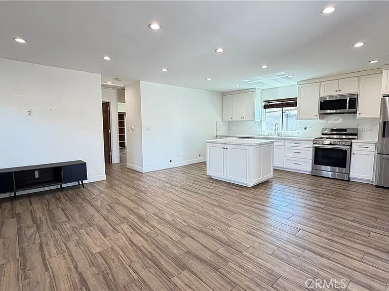 7257 Wilbur Ave #BACK HOUSE — Photo 2