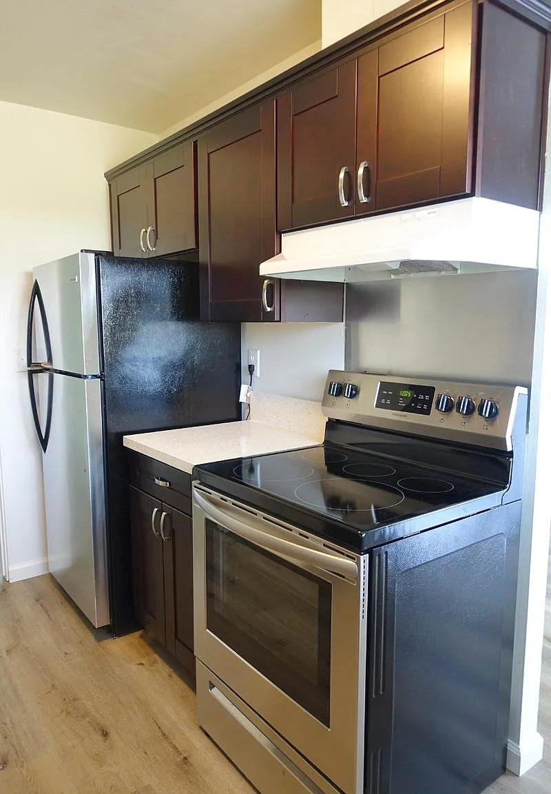 3 bed, 1204 sqft, $4,195 — Photo 3