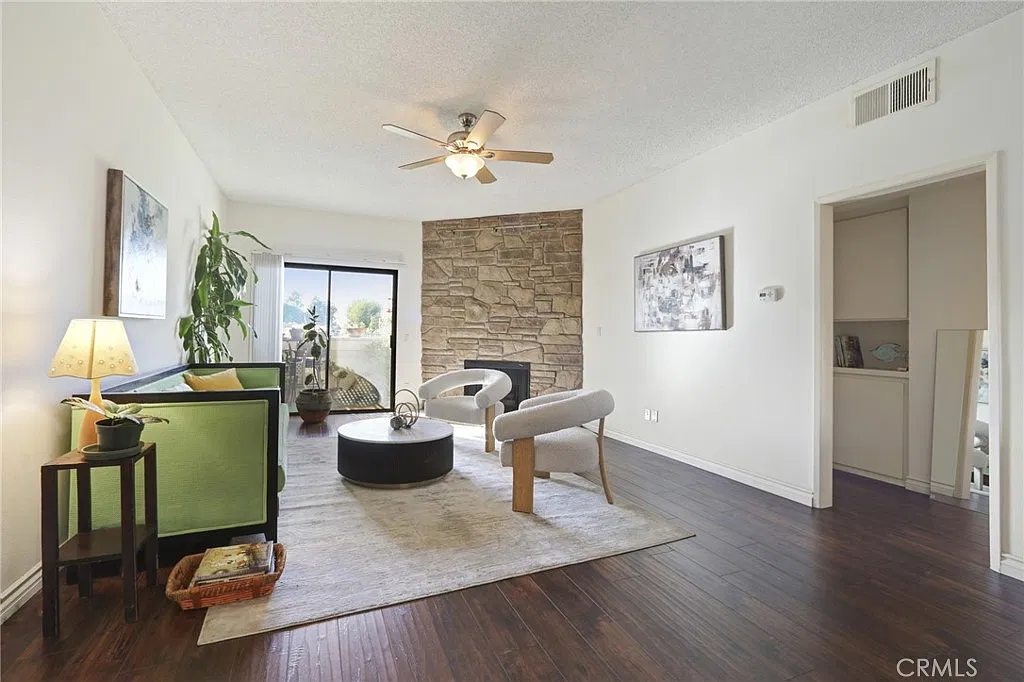 14050 Magnolia — Photo 2