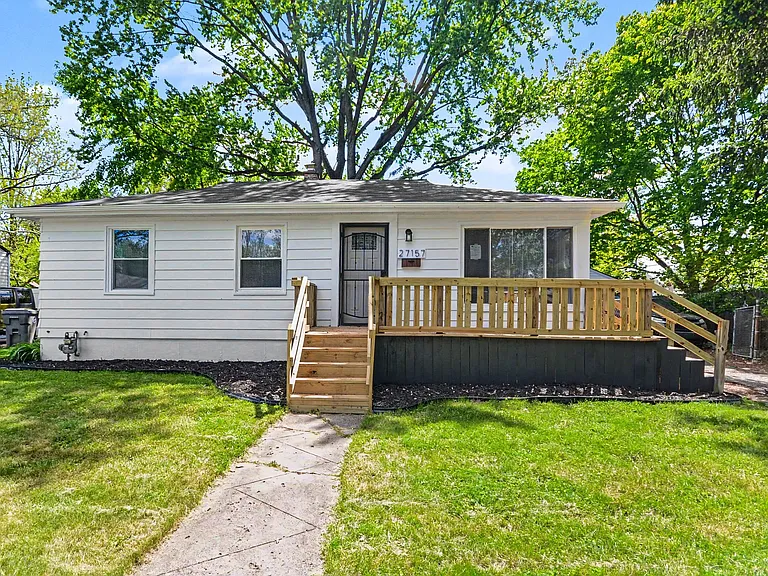 27157 Lucerne Dr — Photo 2