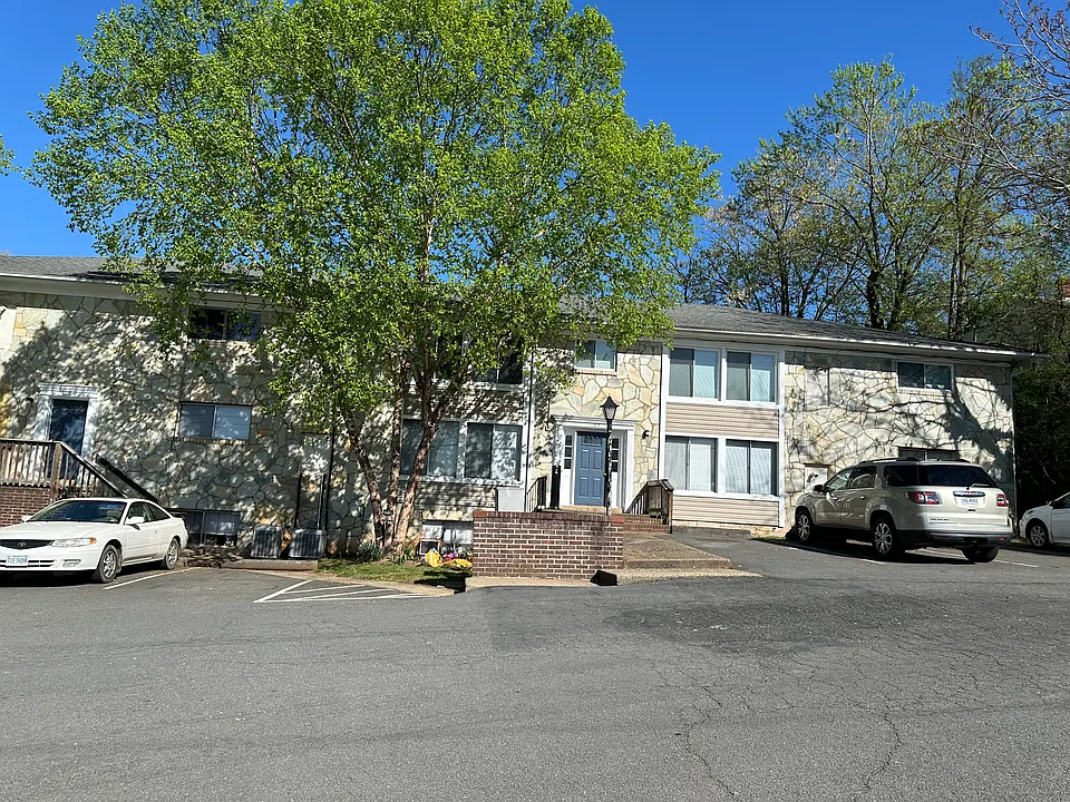 105 and 109 exterior picture_04182024