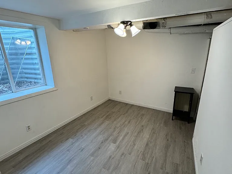 1019 E 400 S — Photo 3
