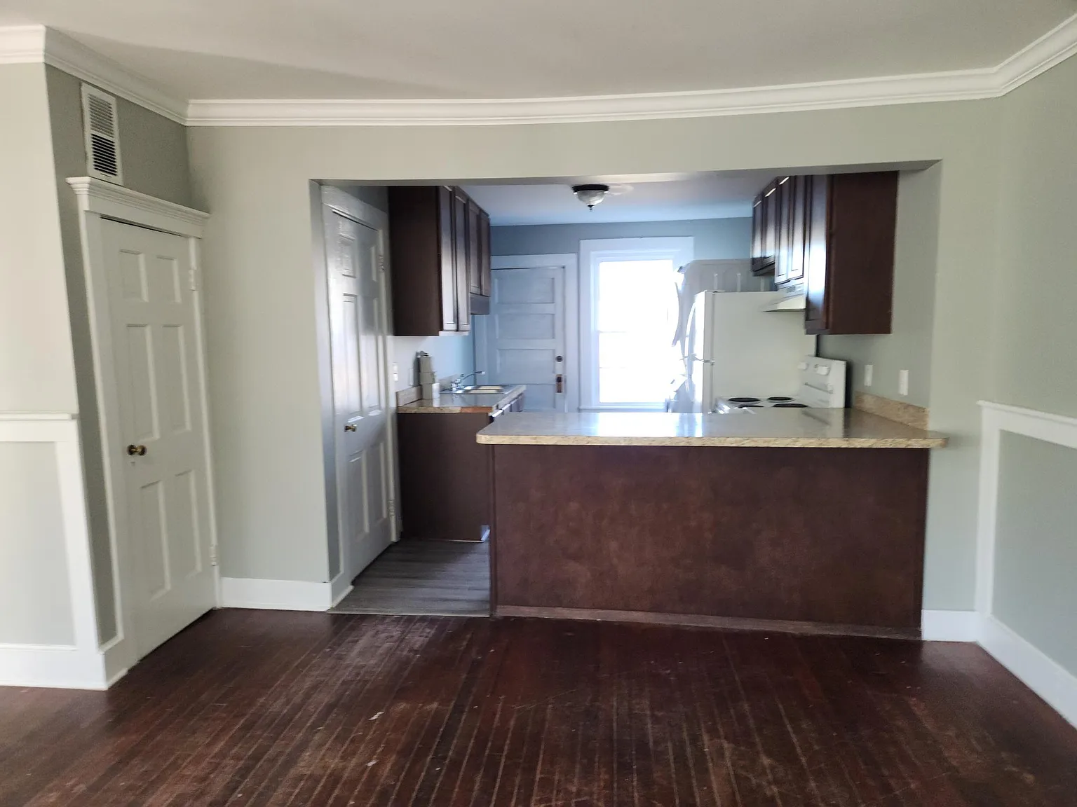 4 bed, 1600 sqft, $1,395 — Photo 2