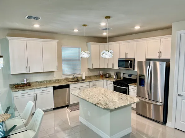 2384 Primrose Pl, Oakland Park, FL